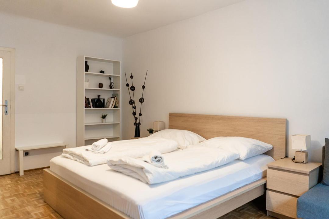 Central Living - Stephansdom Apartments Wien Rum bild