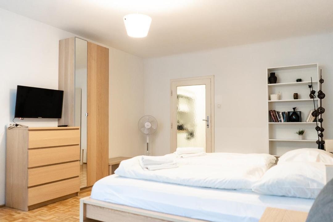 Central Living - Stephansdom Apartments Wien Rum bild